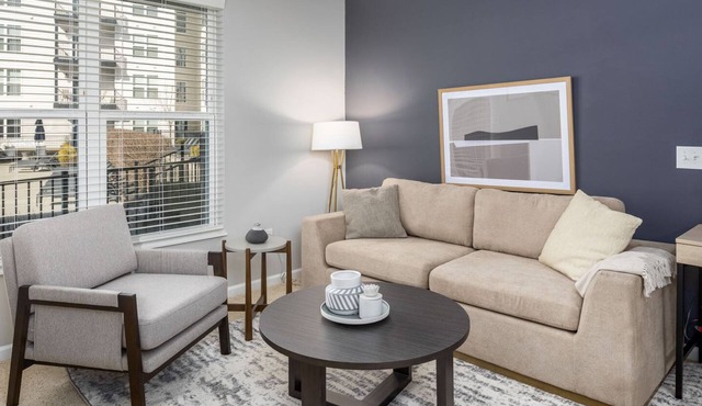 Modern Apartment in Prime Location (ID8193X50)