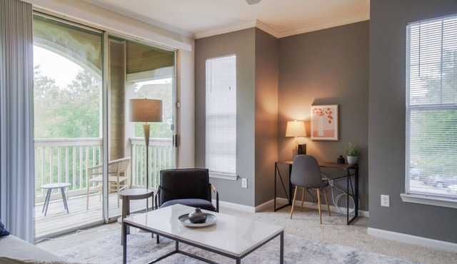 Modern Apartment in Prime Location (ID7304)