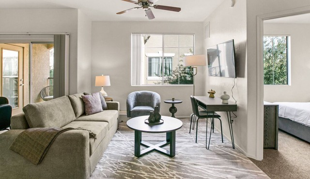 Modern Apartment in Prime Location (ID7950X63)