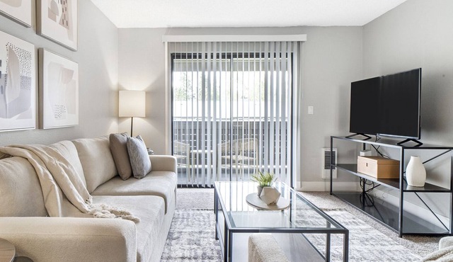 Modern Apartment in Prime Location (ID9454X04)