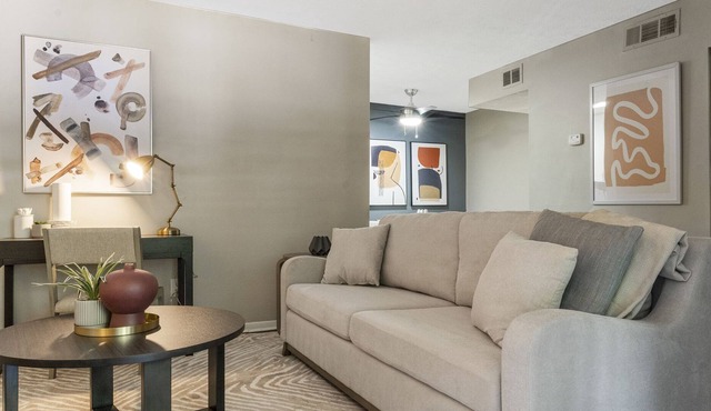 Modern Apartment in Prime Location (ID9191X62)