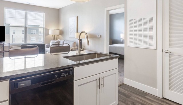 Modern Apartment in Prime Location (ID8145X7)