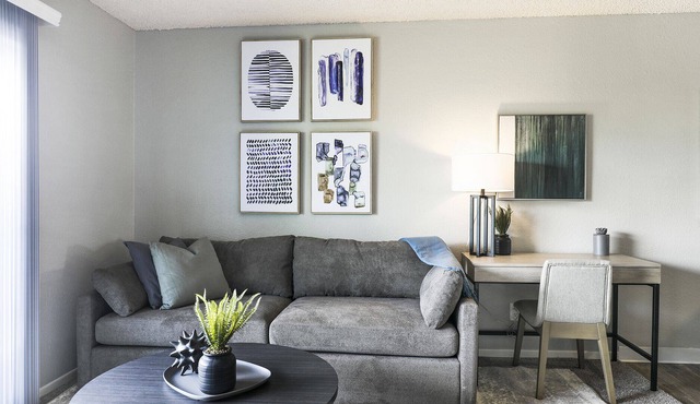 Modern Apartment in Prime Location (ID9969X04)