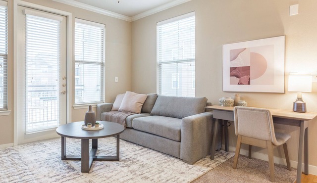 Modern Apartment in Prime Location (ID3987)