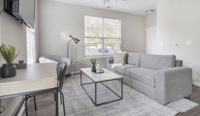 Modern Apartment in Prime Location (ID1213X665)
