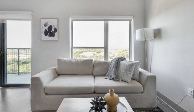 Modern Apartment in Prime Location (ID7967X54)