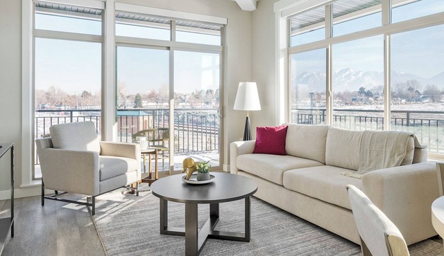 Modern Apartment in Prime Location (ID1266X998)