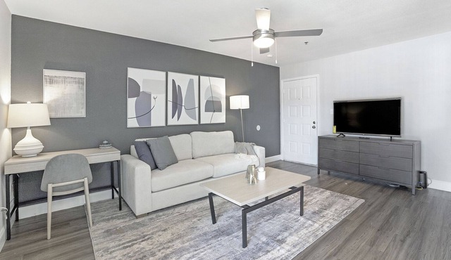 Modern Apartment in Prime Location (ID1175X390)