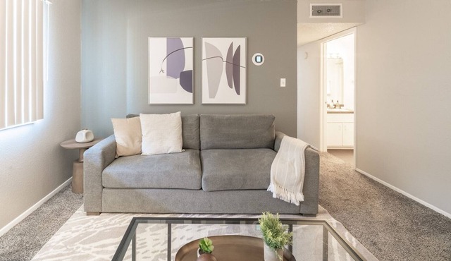 Modern Apartment in Prime Location (ID7515X32)