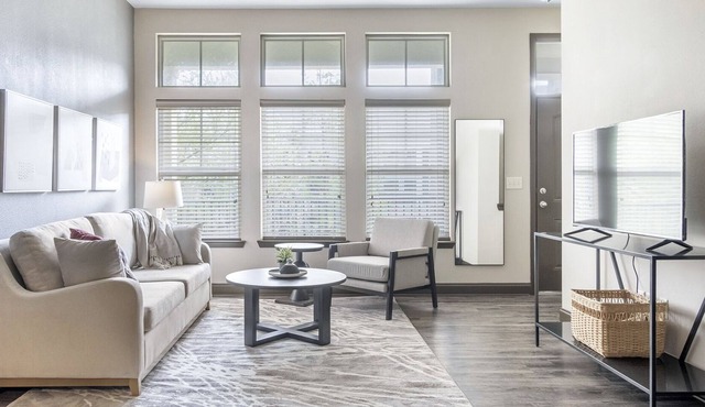 Modern Apartment in Prime Location (ID5081X1)