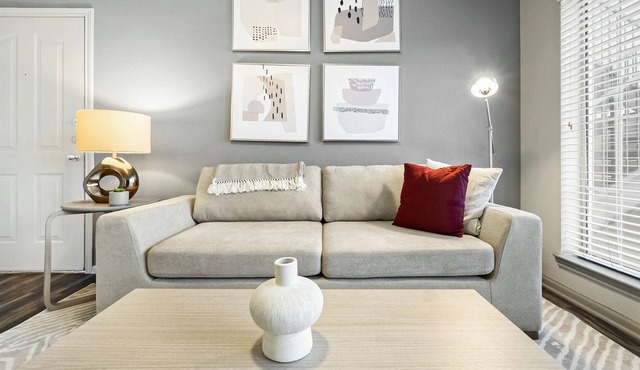 Modern Apartment in Prime Location (ID4636X96)