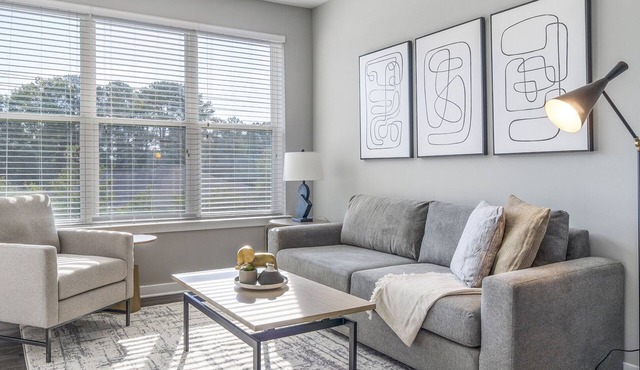 Modern Apartment in Prime Location (ID9798X32)
