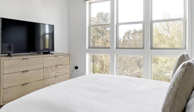 Modern Apartment in Prime Location (ID1255X476)