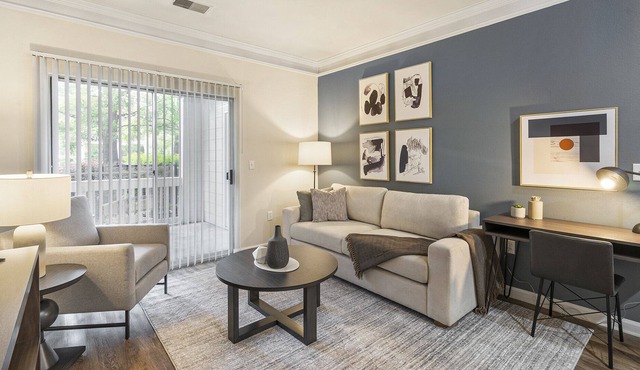 Modern Apartment in Prime Location (ID1169X399)