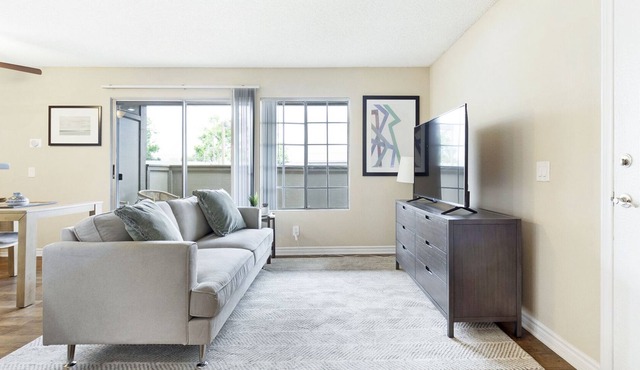 Modern Apartment in Prime Location (ID8313X81)