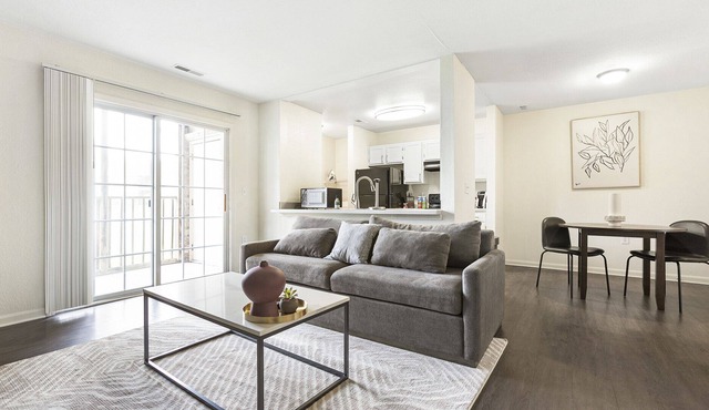 Modern Apartment in Prime Location (ID8565X20)