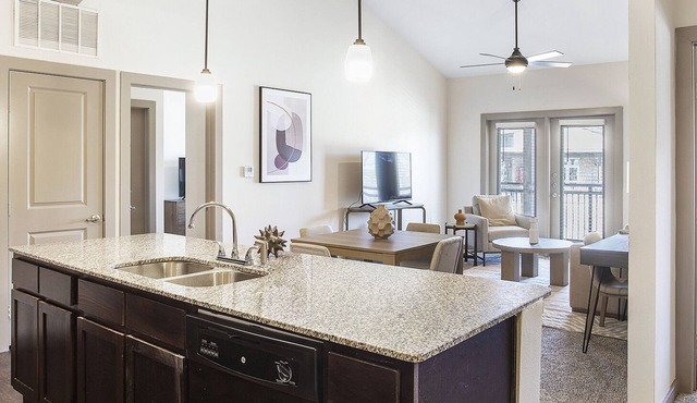Modern Apartment in Prime Location (ID3128X66)