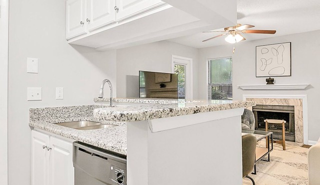 Modern Apartment in Prime Location (ID6735X37)