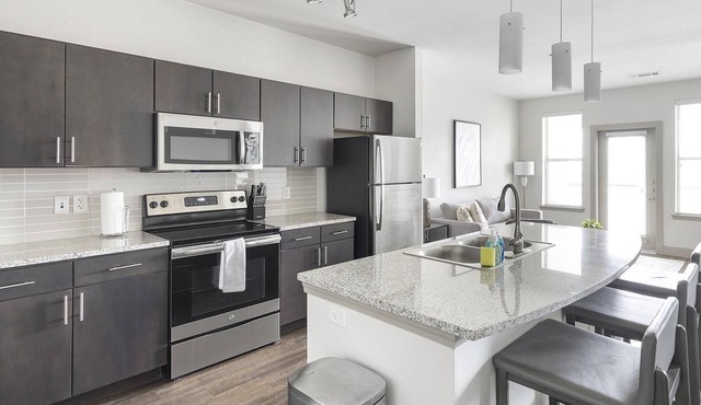 Modern Apartment in Prime Location (ID1403X365)