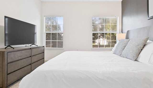Modern Apartment in Prime Location (ID8541X05)