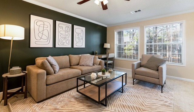 Modern Apartment in Prime Location (ID8566X17)