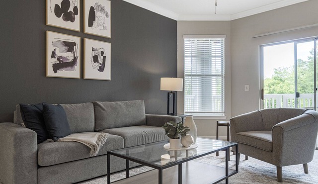 Modern Apartment in Prime Location (ID1004X259)
