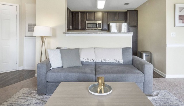Modern Apartment in Prime Location (ID7856X82)