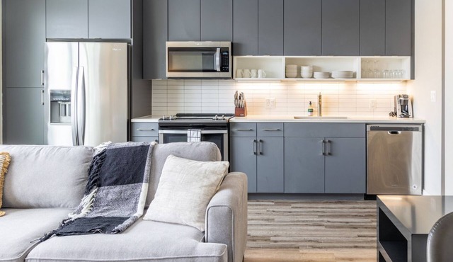 Modern Apartment in Prime Location (ID2438X84)