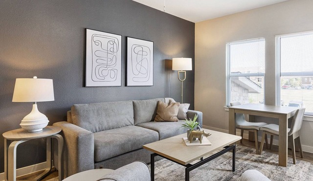Modern Apartment in Prime Location (ID9682X40)
