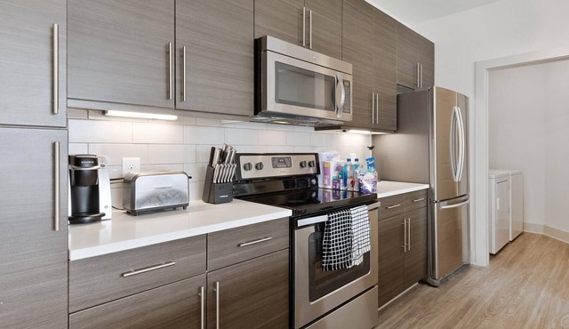 Modern Apartment in Prime Location (ID4420X29)