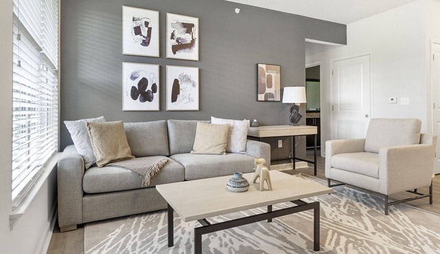 Modern Apartment in Prime Location (ID7135X13)