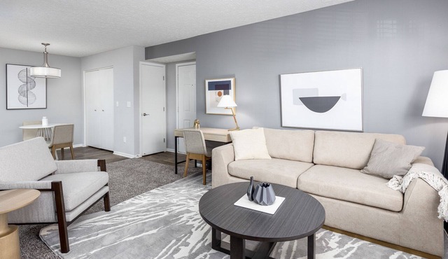 Modern Apartment in Prime Location (ID8607X44)