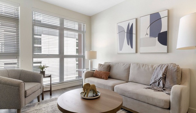 Modern Apartment in Prime Location (ID8324X58)