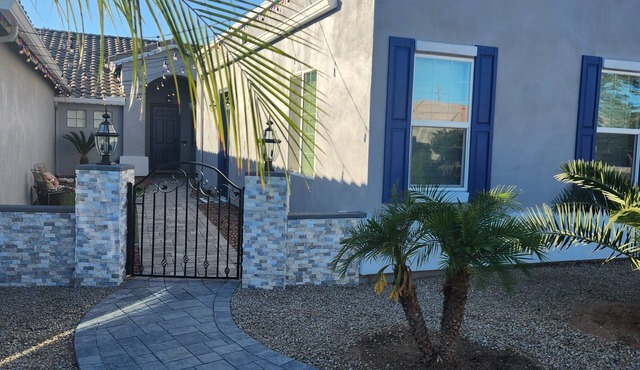 Modern Apartment Located in the Beautiful Groves Area