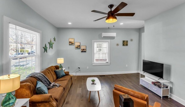 Modern Apartment near Downtown Greensboro