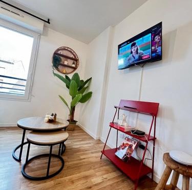 Modern Apartment Near Paris & Orly Pvt Parking