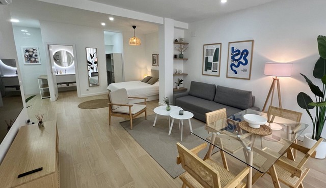 Modern apartment next to Salamanca & Plaza de Toros - Metro direct to Retiro & Sol