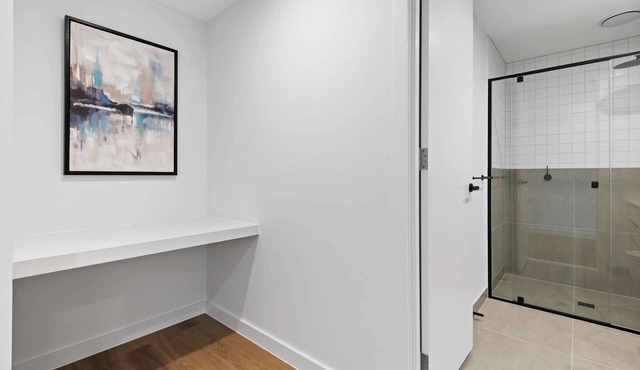 Modern Apartment on Burgundy Precinct & Parklands