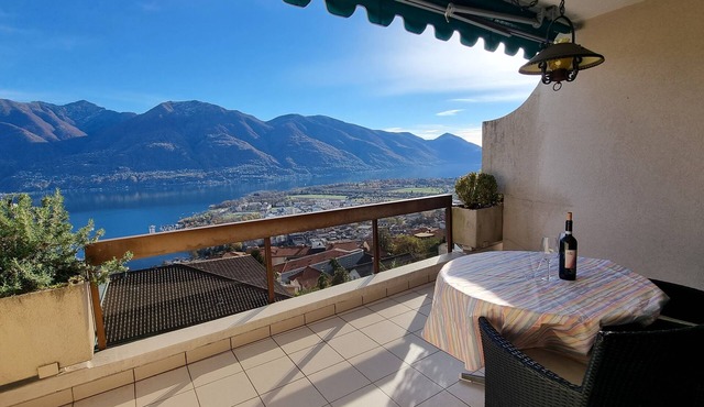 Modern apartment on the 3rd floor for 1-4 persons.