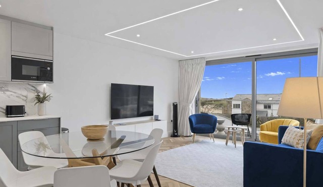 Modern Apartment Opposite Beach, Parking & Balcony