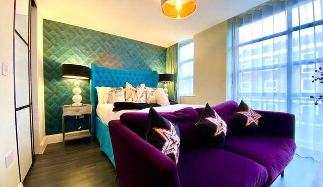 Modern Apartment -Parking & WiFi