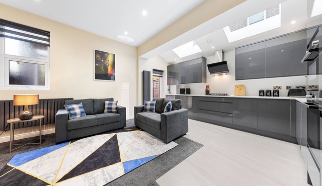 Modern Apartment Shepherd's Bush Near Westfield