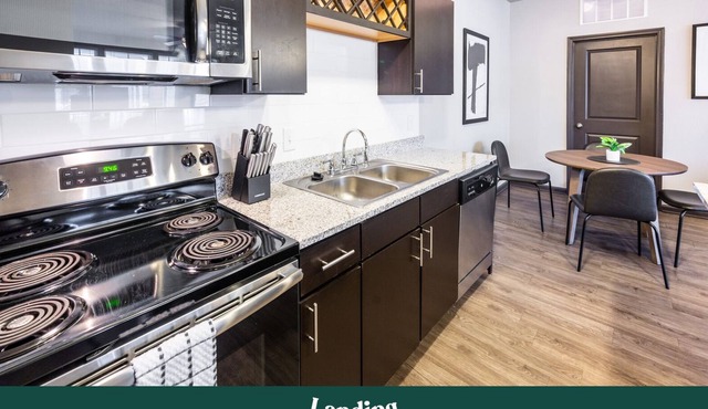 Modern Apartment in Prime Location (ID2347X39)