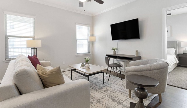 Modern Apartment in Prime Location (ID1215X107)