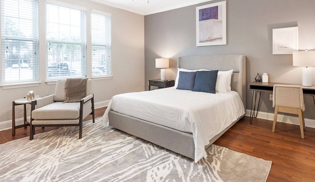 Modern Apartment in Prime Location (ID9074X61)