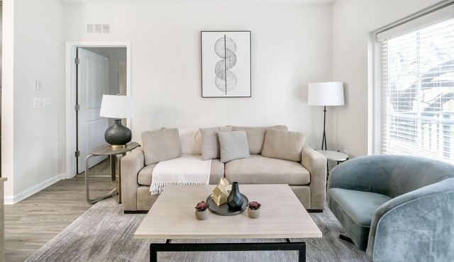 Modern Apartment in Prime Location (ID1367X336)