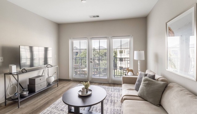 Modern Apartment in Prime Location (ID6812X48)