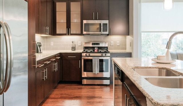 Modern Apartment in Prime Location (ID5143X81)