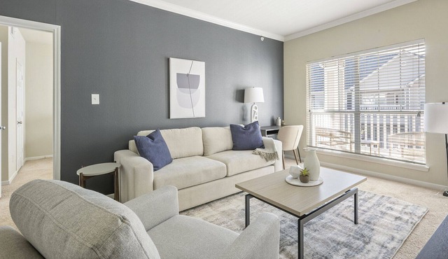 Modern Apartment in Prime Location (ID1212X386)