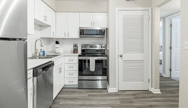 Modern Apartment in Prime Location (ID1211X617)